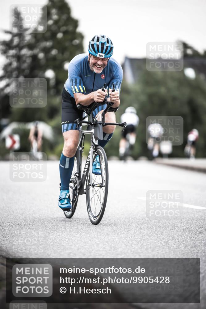 21.06.2026 - 29. Vierlanden-Triathlon H.Heesch http://msf.ph/oto/9905428 21.06.2026 10:23:59 Radfahren 200, 293, 496, 584 meine-sportfotos.de