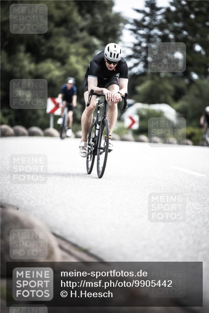 21.06.2026 - 29. Vierlanden-Triathlon H.Heesch http://msf.ph/oto/9905442 21.06.2026 11:42:30 Radfahren 158, 223, 650, 675, 727, 740, 745 meine-sportfotos.de