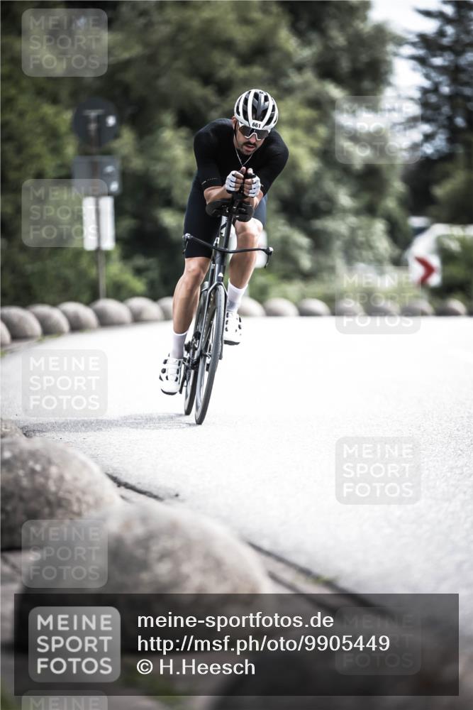 21.06.2026 - 29. Vierlanden-Triathlon H.Heesch http://msf.ph/oto/9905449 21.06.2026 11:38:31 Radfahren 15, 253, 661, 673 meine-sportfotos.de