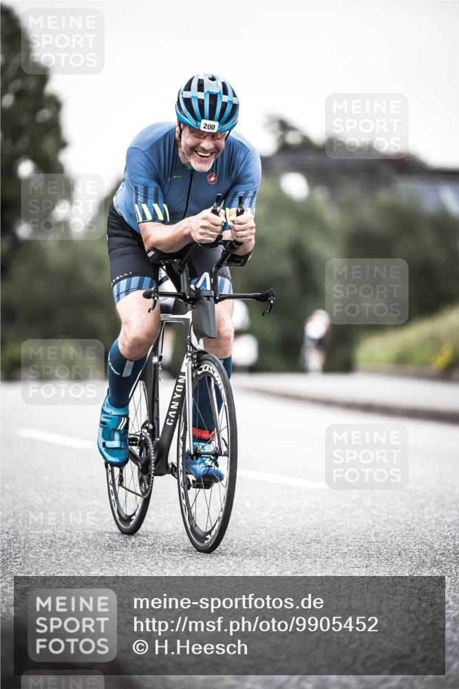 21.06.2026 - 29. Vierlanden-Triathlon H.Heesch http://msf.ph/oto/9905452 21.06.2026 10:23:59 Radfahren 200, 293, 496, 584 meine-sportfotos.de