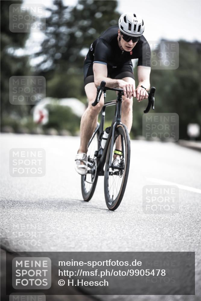 21.06.2026 - 29. Vierlanden-Triathlon H.Heesch http://msf.ph/oto/9905478 21.06.2026 11:42:30 Radfahren 158, 223, 650, 675, 727, 740, 745 meine-sportfotos.de