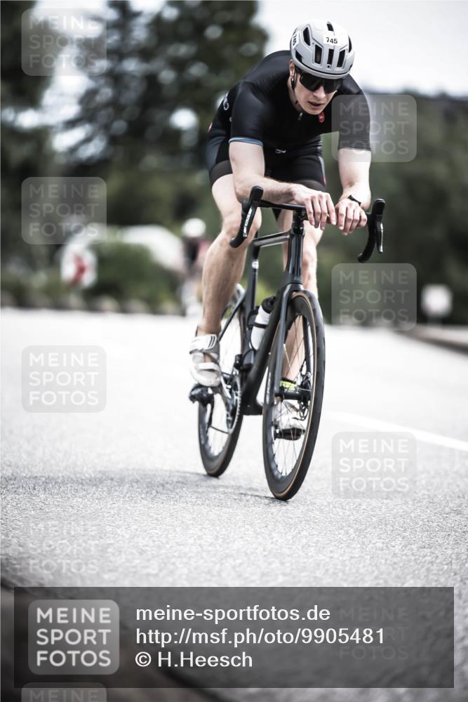 21.06.2026 - 29. Vierlanden-Triathlon H.Heesch http://msf.ph/oto/9905481 21.06.2026 11:42:30 Radfahren 158, 223, 650, 675, 727, 740, 745 meine-sportfotos.de