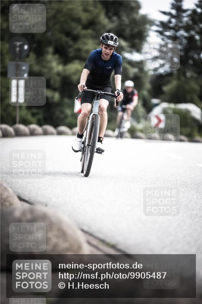 21.06.2026 - 29. Vierlanden-Triathlon H.Heesch http://msf.ph/oto/9905487 21.06.2026 11:42:32 Radfahren 158, 223, 650, 727, 740, 745 meine-sportfotos.de