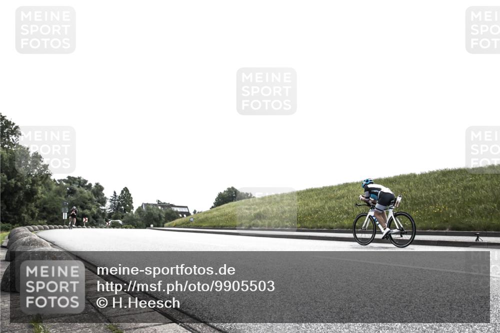 21.06.2026 - 29. Vierlanden-Triathlon H.Heesch http://msf.ph/oto/9905503 21.06.2026 11:09:47 Radfahren 247, 274, 724 meine-sportfotos.de