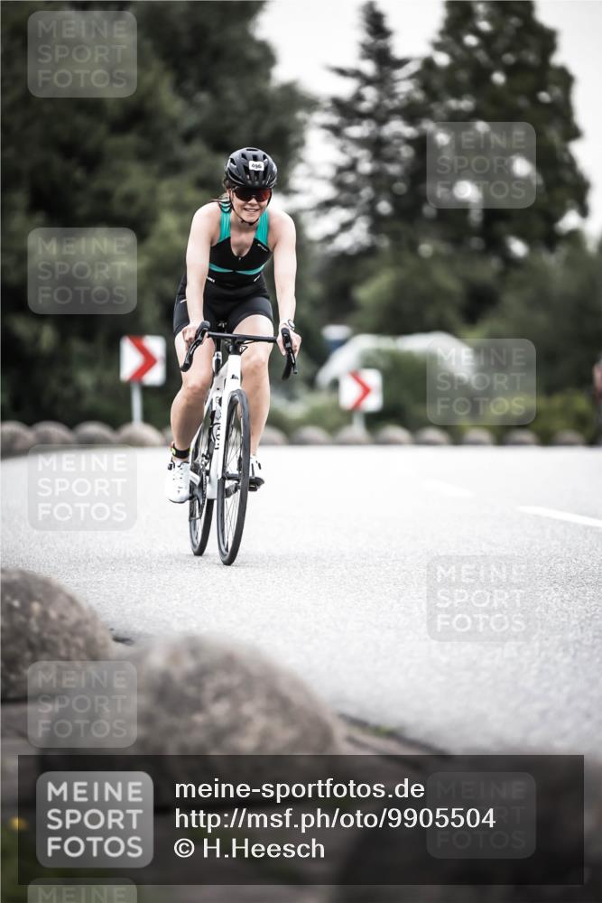 21.06.2026 - 29. Vierlanden-Triathlon H.Heesch http://msf.ph/oto/9905504 21.06.2026 10:24:04 Radfahren 293, 335, 496 meine-sportfotos.de