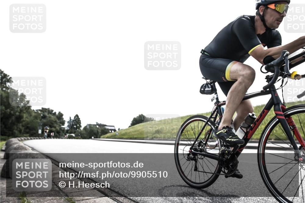 21.06.2026 - 29. Vierlanden-Triathlon H.Heesch http://msf.ph/oto/9905510 21.06.2026 11:10:15 Radfahren 187, 498, 589, 647, 728 meine-sportfotos.de