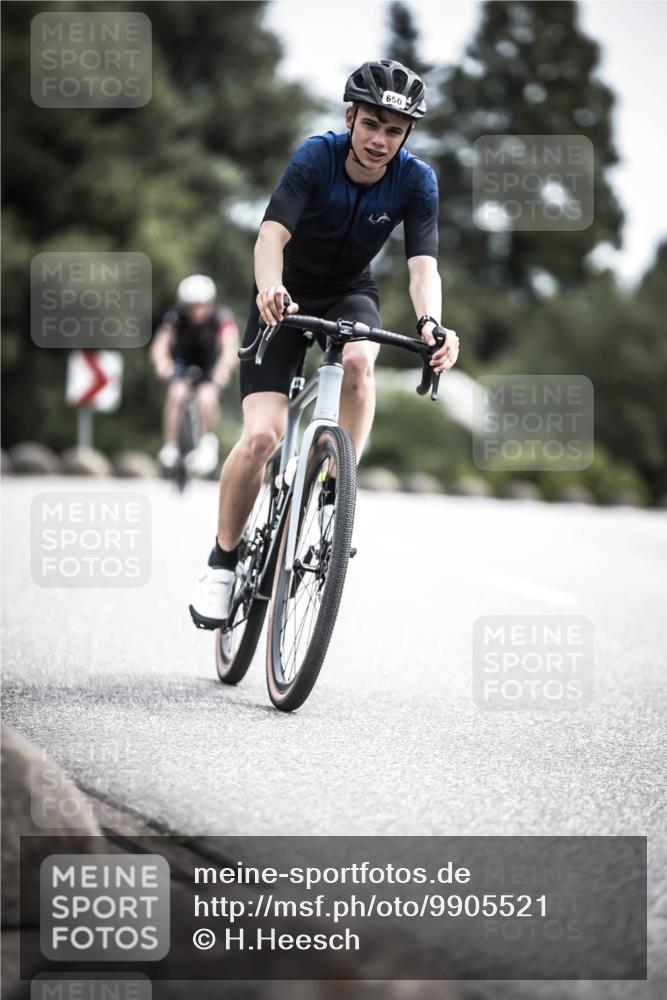 21.06.2026 - 29. Vierlanden-Triathlon H.Heesch http://msf.ph/oto/9905521 21.06.2026 11:42:33 Radfahren 158, 223, 650, 727, 740, 745 meine-sportfotos.de
