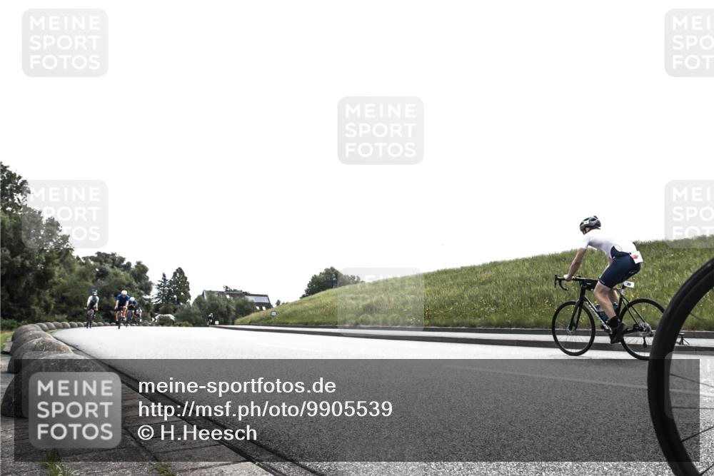21.06.2026 - 29. Vierlanden-Triathlon H.Heesch http://msf.ph/oto/9905539 21.06.2026 11:10:38 Radfahren 253, 630, 671, 716, 746, 757 meine-sportfotos.de