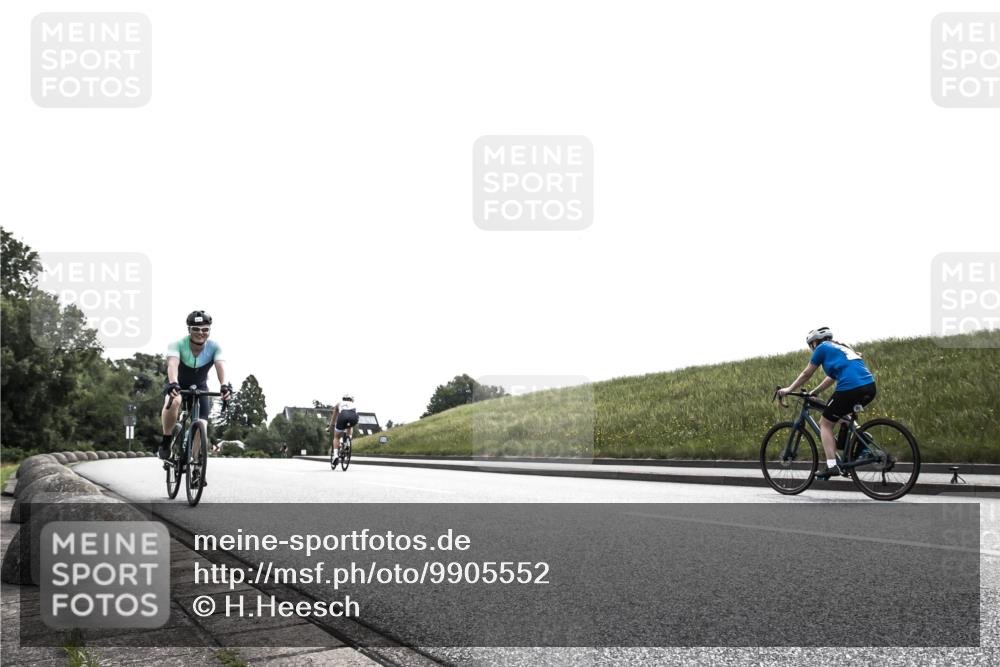 21.06.2026 - 29. Vierlanden-Triathlon H.Heesch http://msf.ph/oto/9905552 21.06.2026 11:10:58 Radfahren 679 meine-sportfotos.de