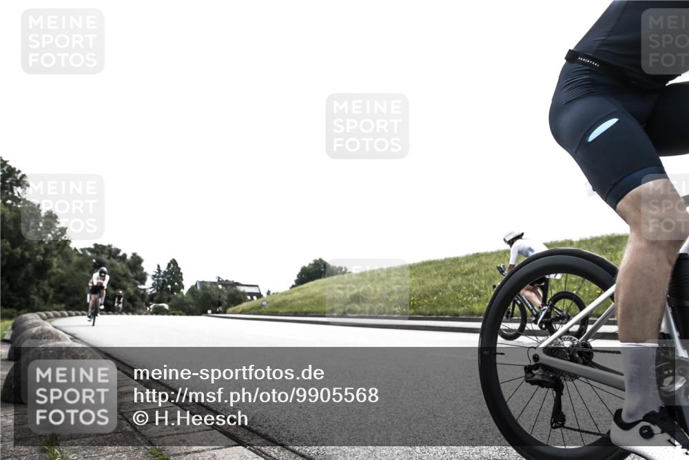 21.06.2026 - 29. Vierlanden-Triathlon H.Heesch http://msf.ph/oto/9905568 21.06.2026 11:11:13 Radfahren 137, 161, 299, 673 meine-sportfotos.de