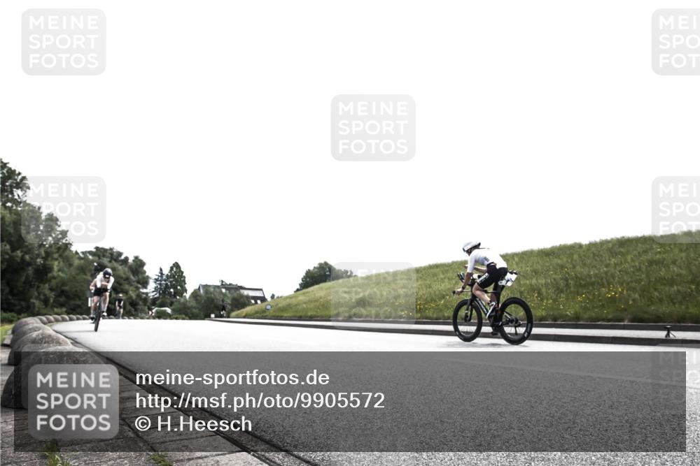 21.06.2026 - 29. Vierlanden-Triathlon H.Heesch http://msf.ph/oto/9905572 21.06.2026 11:11:13 Radfahren 137, 161, 299, 673 meine-sportfotos.de