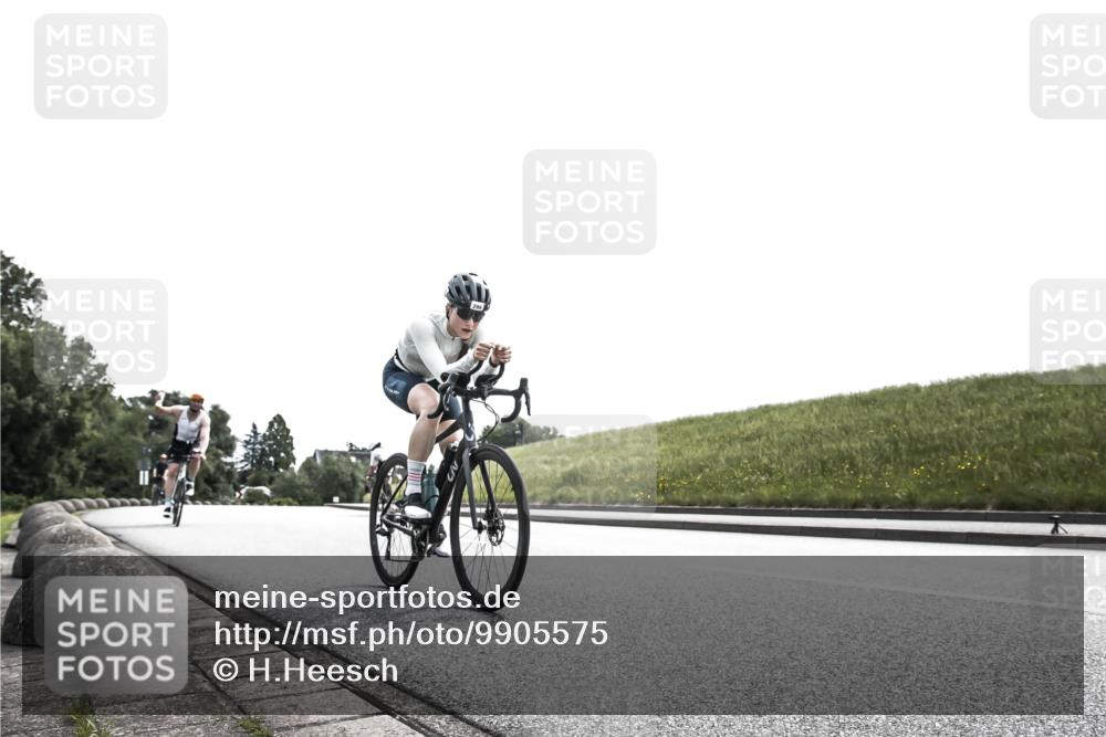21.06.2026 - 29. Vierlanden-Triathlon H.Heesch http://msf.ph/oto/9905575 21.06.2026 11:11:14 Radfahren 137, 138, 161, 299, 673 meine-sportfotos.de