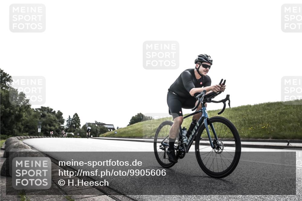 21.06.2026 - 29. Vierlanden-Triathlon H.Heesch http://msf.ph/oto/9905606 21.06.2026 11:11:42 Radfahren 641, 709 meine-sportfotos.de