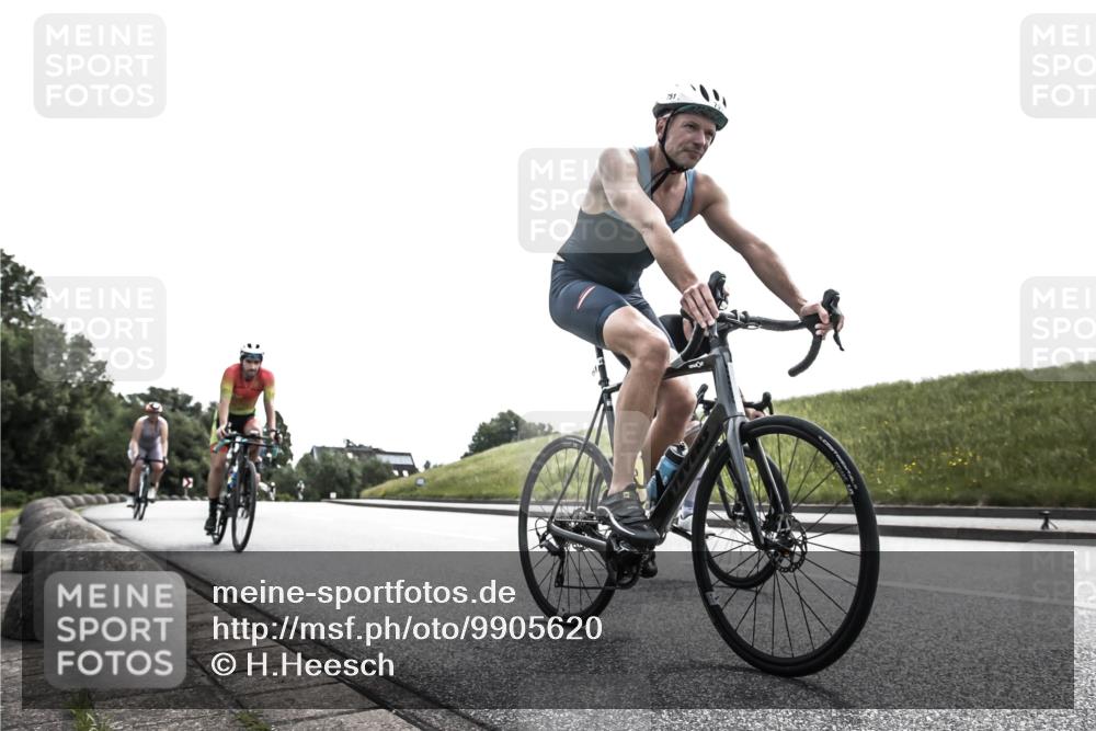 21.06.2026 - 29. Vierlanden-Triathlon H.Heesch http://msf.ph/oto/9905620 21.06.2026 11:11:58 Radfahren 109, 293, 296, 302, 490, 500, 656, 707, 743, 751 meine-sportfotos.de