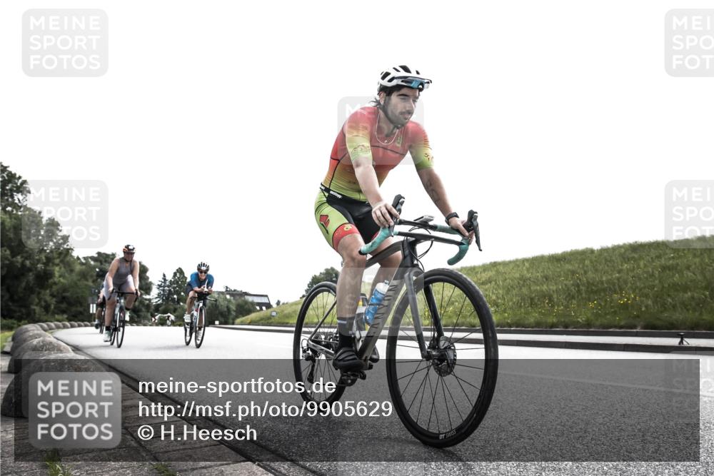 21.06.2026 - 29. Vierlanden-Triathlon H.Heesch http://msf.ph/oto/9905629 21.06.2026 11:11:59 Radfahren 293, 296, 302, 500, 656, 707, 743, 751 meine-sportfotos.de