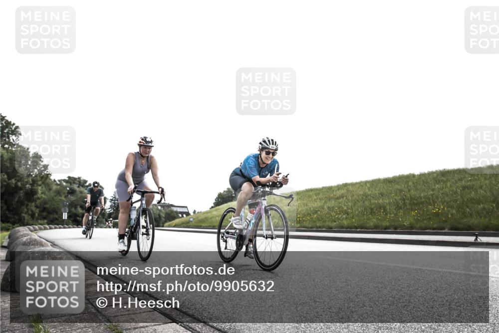 21.06.2026 - 29. Vierlanden-Triathlon H.Heesch http://msf.ph/oto/9905632 21.06.2026 11:11:59 Radfahren 293, 296, 302, 500, 656, 707, 743, 751 meine-sportfotos.de