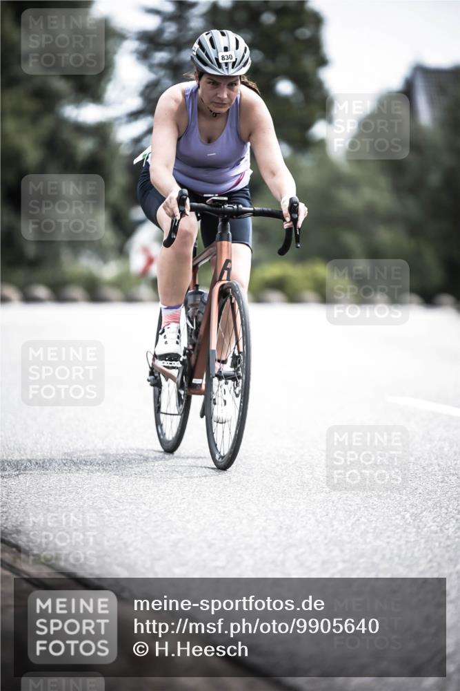 21.06.2026 - 29. Vierlanden-Triathlon H.Heesch http://msf.ph/oto/9905640 21.06.2026 11:39:55 Radfahren 641, 647, 685, 721, 739, 830 meine-sportfotos.de