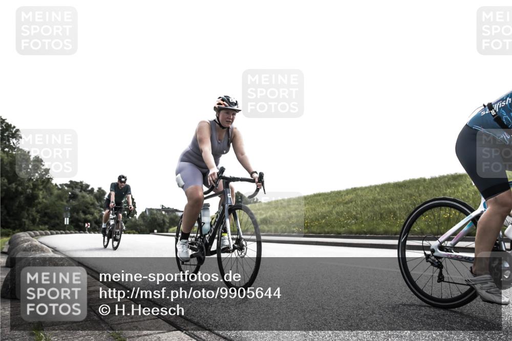 21.06.2026 - 29. Vierlanden-Triathlon H.Heesch http://msf.ph/oto/9905644 21.06.2026 11:12:00 Radfahren 293, 296, 302, 500, 656, 707, 743, 751 meine-sportfotos.de