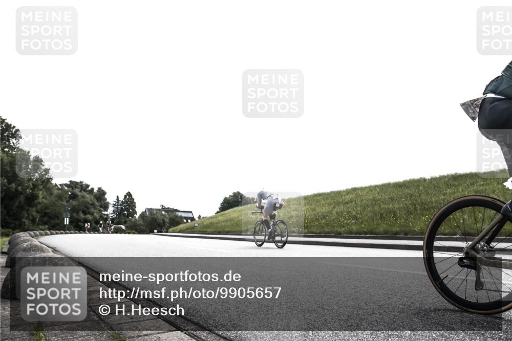 21.06.2026 - 29. Vierlanden-Triathlon H.Heesch http://msf.ph/oto/9905657 21.06.2026 11:12:01 Radfahren 293, 296, 302, 656, 743, 751 meine-sportfotos.de