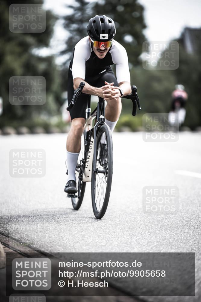 21.06.2026 - 29. Vierlanden-Triathlon H.Heesch http://msf.ph/oto/9905658 21.06.2026 11:42:47 Radfahren 632, 633, 701, 757 meine-sportfotos.de