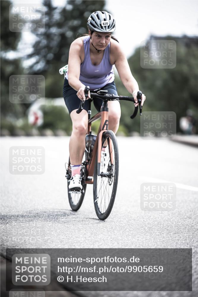 21.06.2026 - 29. Vierlanden-Triathlon H.Heesch http://msf.ph/oto/9905659 21.06.2026 11:39:55 Radfahren 641, 647, 685, 721, 739, 830 meine-sportfotos.de