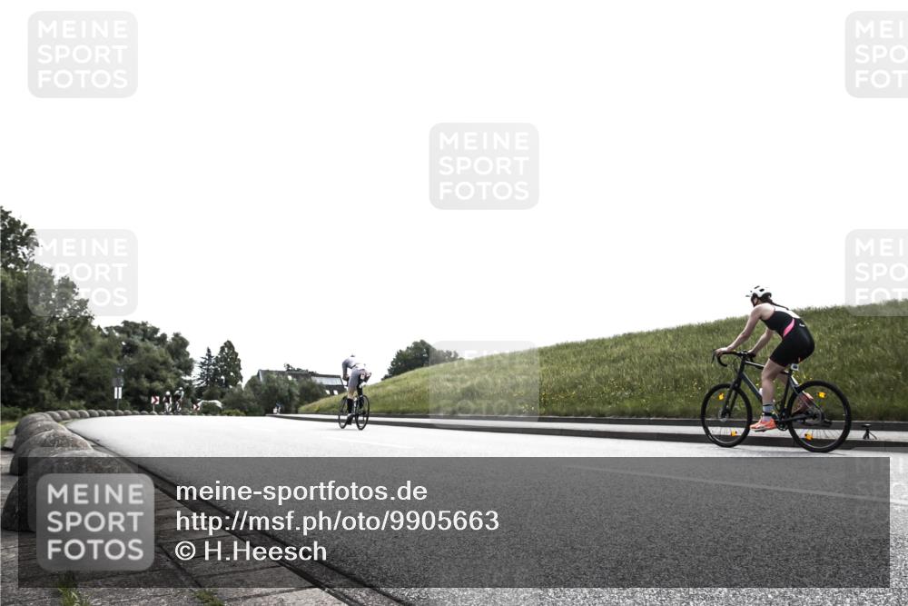 21.06.2026 - 29. Vierlanden-Triathlon H.Heesch http://msf.ph/oto/9905663 21.06.2026 11:12:01 Radfahren 293, 296, 302, 656, 743, 751 meine-sportfotos.de
