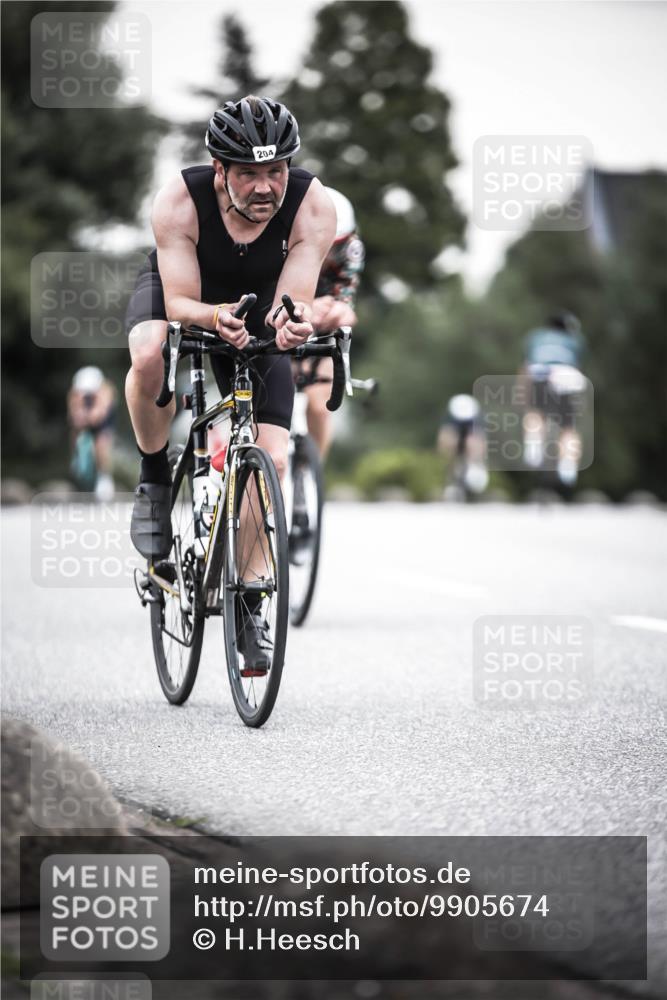 21.06.2026 - 29. Vierlanden-Triathlon H.Heesch http://msf.ph/oto/9905674 21.06.2026 10:24:13 Radfahren 32, 172, 204, 240 meine-sportfotos.de
