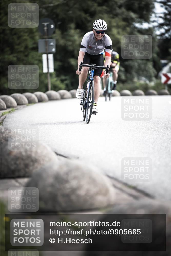 21.06.2026 - 29. Vierlanden-Triathlon H.Heesch http://msf.ph/oto/9905685 21.06.2026 11:42:59 Radfahren 699, 728, 729 meine-sportfotos.de