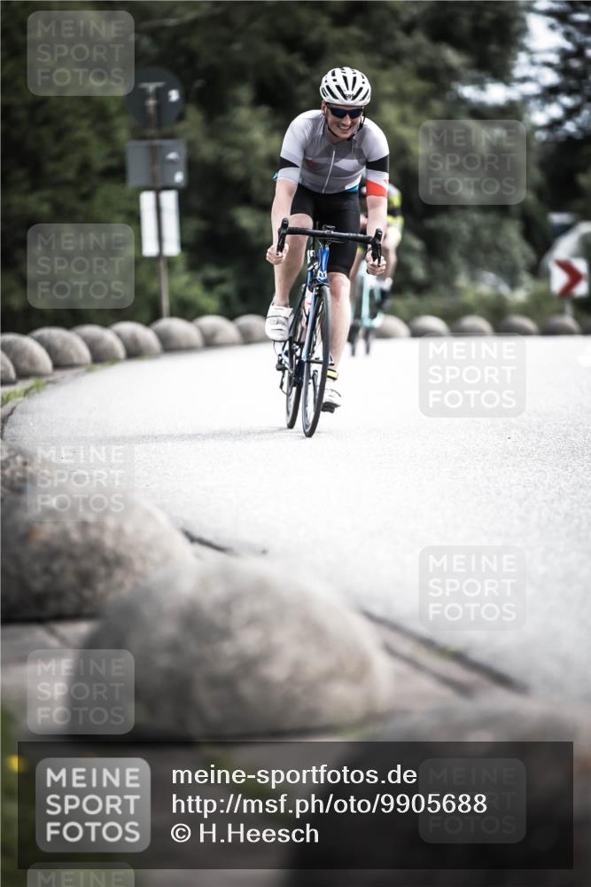 21.06.2026 - 29. Vierlanden-Triathlon H.Heesch http://msf.ph/oto/9905688 21.06.2026 11:42:59 Radfahren 699, 728, 729 meine-sportfotos.de