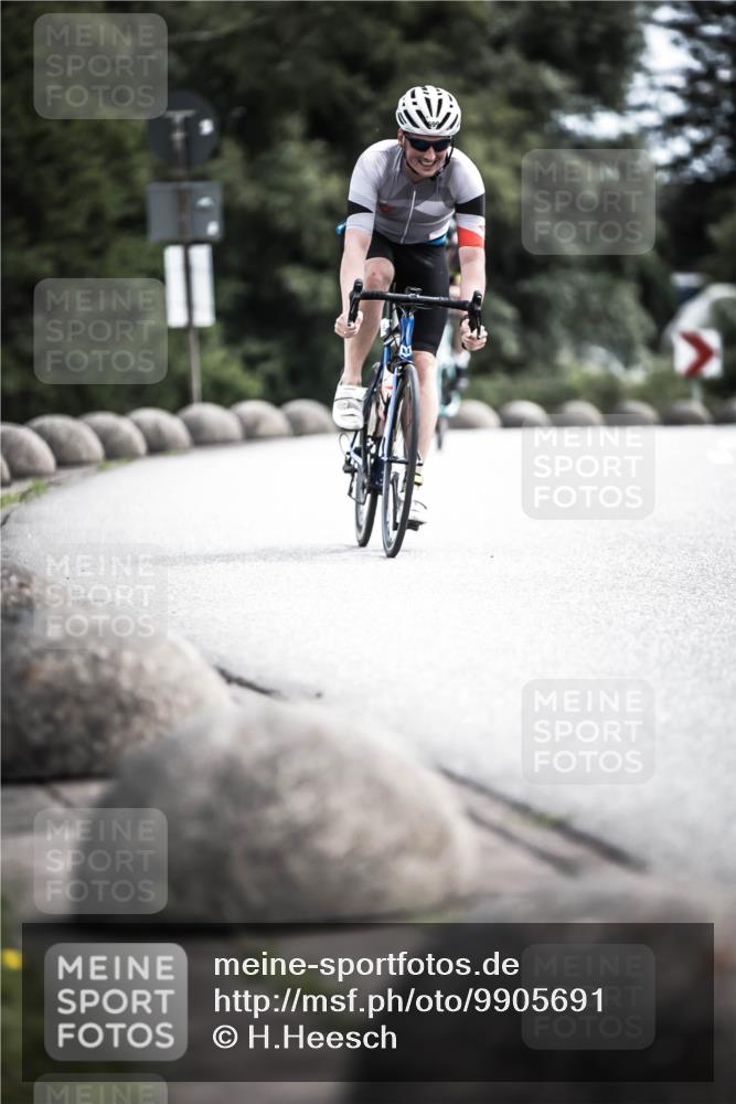 21.06.2026 - 29. Vierlanden-Triathlon H.Heesch http://msf.ph/oto/9905691 21.06.2026 11:42:59 Radfahren 699, 728, 729 meine-sportfotos.de