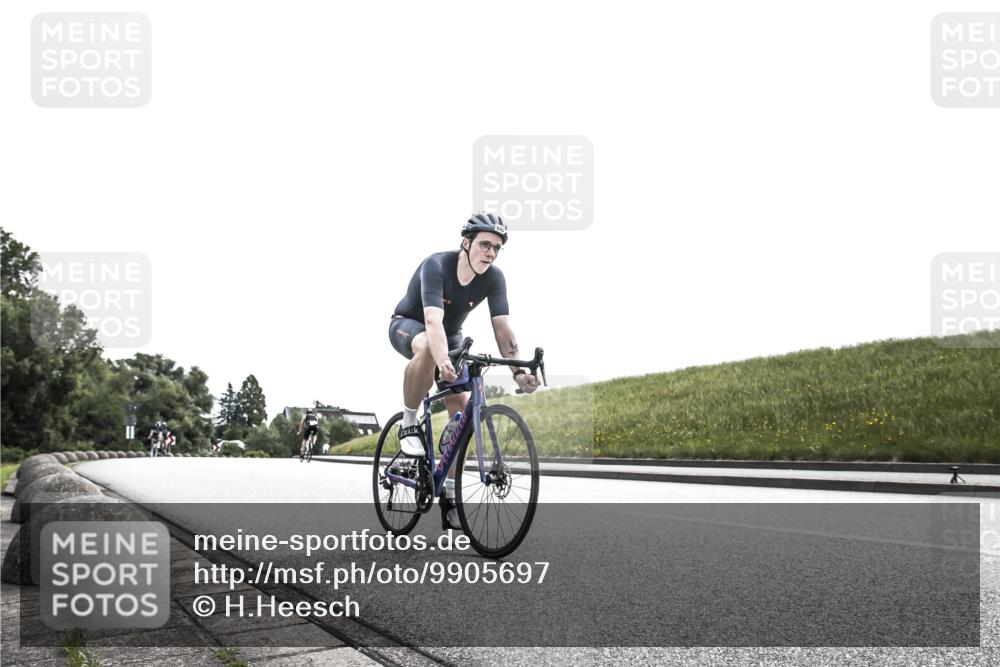 21.06.2026 - 29. Vierlanden-Triathlon H.Heesch http://msf.ph/oto/9905697 21.06.2026 11:13:12 Radfahren 52, 649, 720 meine-sportfotos.de