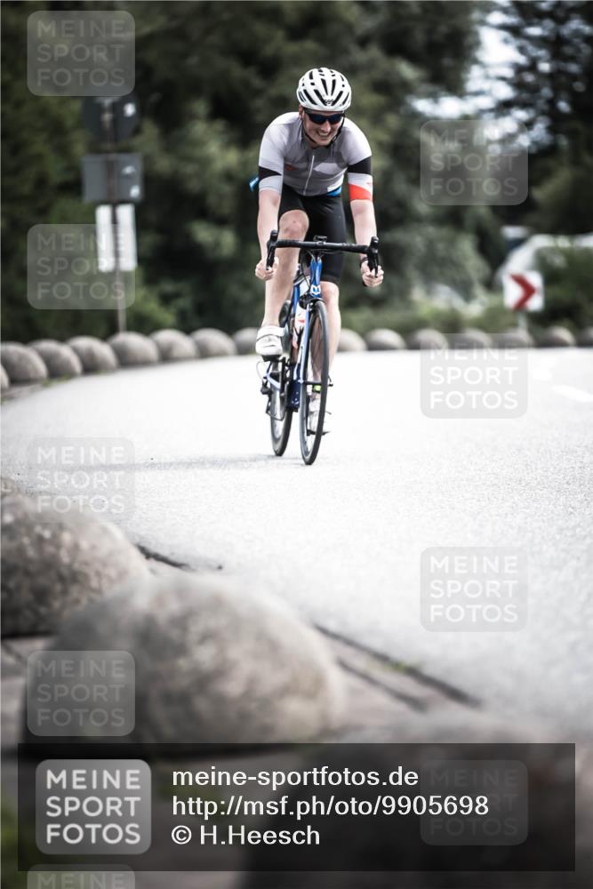 21.06.2026 - 29. Vierlanden-Triathlon H.Heesch http://msf.ph/oto/9905698 21.06.2026 11:42:59 Radfahren 699, 728, 729 meine-sportfotos.de