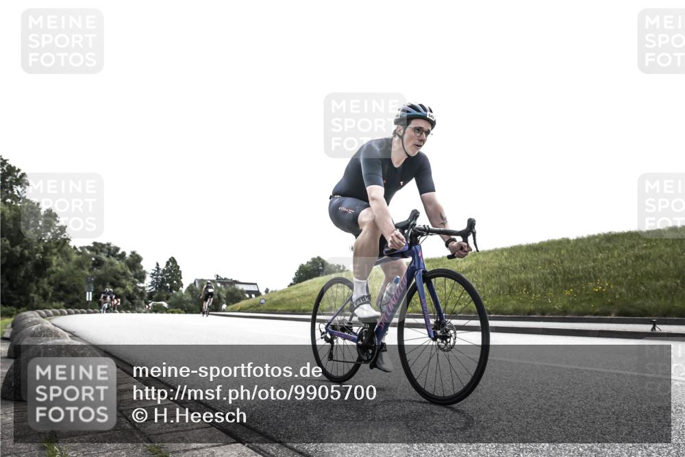 21.06.2026 - 29. Vierlanden-Triathlon H.Heesch http://msf.ph/oto/9905700 21.06.2026 11:13:12 Radfahren 52, 649, 720 meine-sportfotos.de