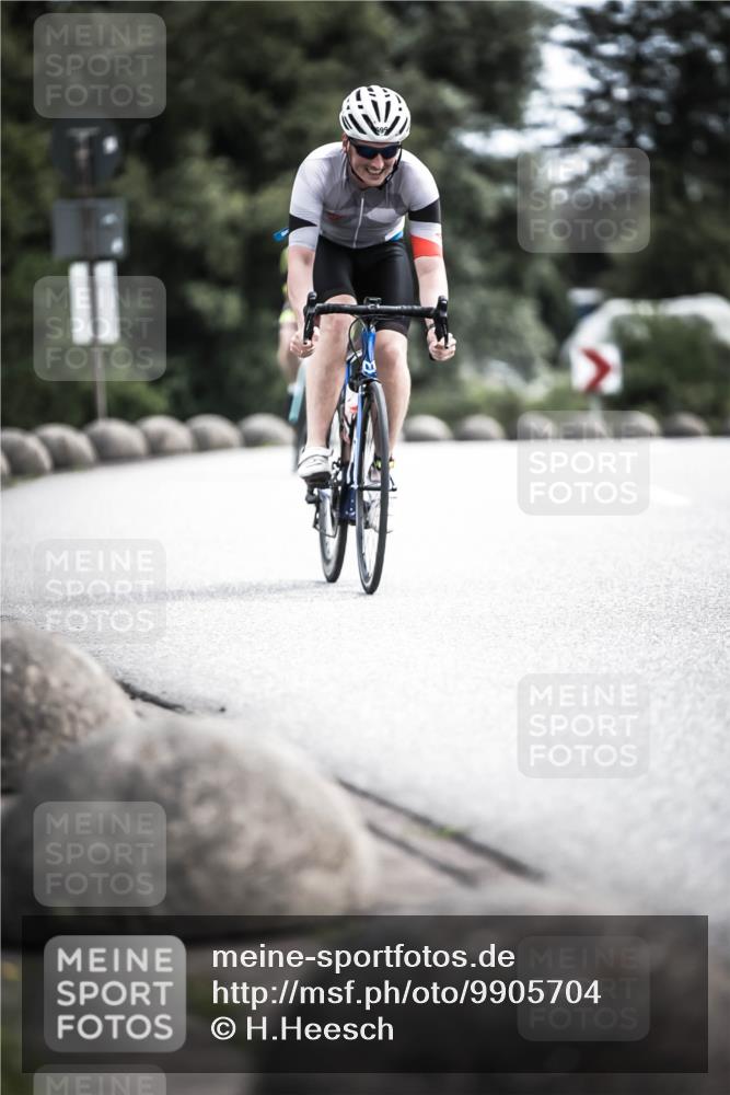 21.06.2026 - 29. Vierlanden-Triathlon H.Heesch http://msf.ph/oto/9905704 21.06.2026 11:43:00 Radfahren 699, 728, 729 meine-sportfotos.de