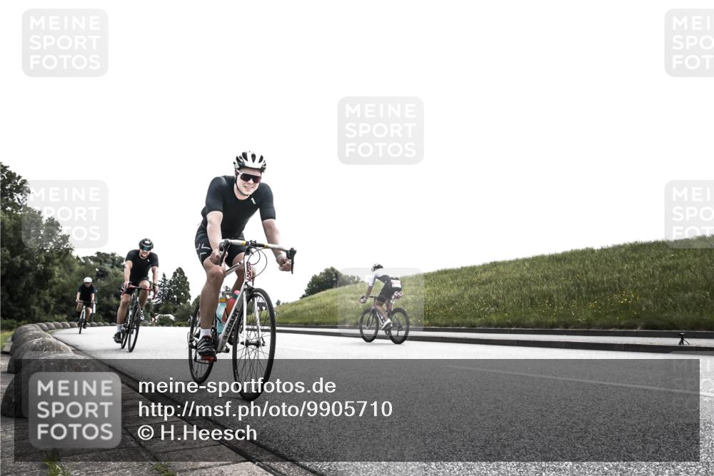 21.06.2026 - 29. Vierlanden-Triathlon H.Heesch http://msf.ph/oto/9905710 21.06.2026 11:13:37 Radfahren 91, 643, 652, 727 meine-sportfotos.de