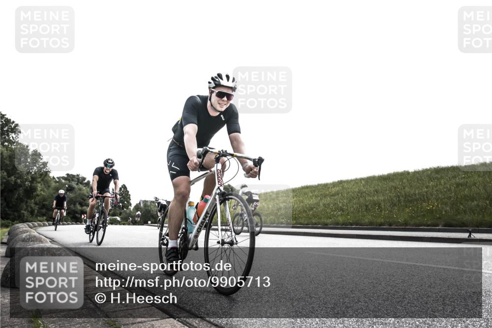 21.06.2026 - 29. Vierlanden-Triathlon H.Heesch http://msf.ph/oto/9905713 21.06.2026 11:13:37 Radfahren 91, 643, 652, 727 meine-sportfotos.de