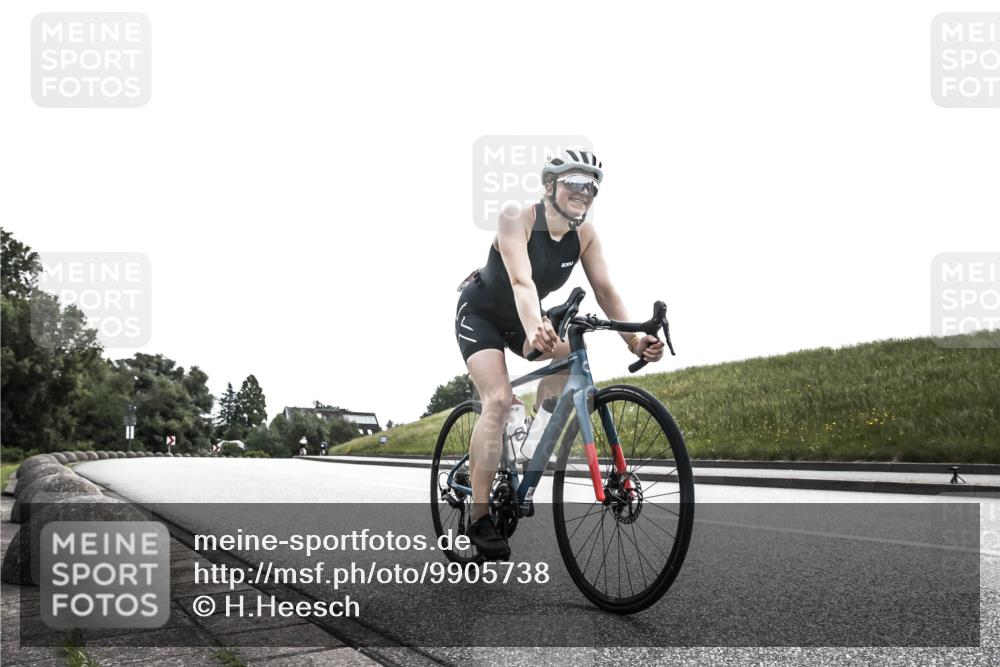 21.06.2026 - 29. Vierlanden-Triathlon H.Heesch http://msf.ph/oto/9905738 21.06.2026 11:13:54 Radfahren 229, 687 meine-sportfotos.de
