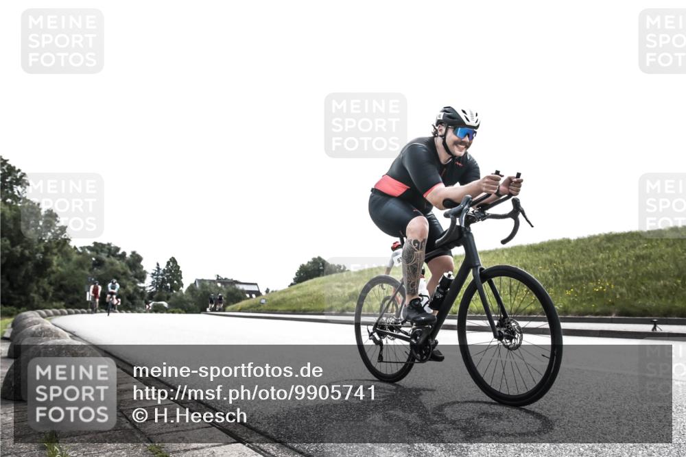 21.06.2026 - 29. Vierlanden-Triathlon H.Heesch http://msf.ph/oto/9905741 21.06.2026 11:14:07 Radfahren 88, 93, 705, 733 meine-sportfotos.de