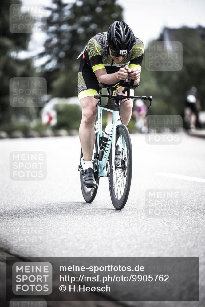 21.06.2026 - 29. Vierlanden-Triathlon H.Heesch http://msf.ph/oto/9905762 21.06.2026 11:43:02 Radfahren 699, 728, 729 meine-sportfotos.de
