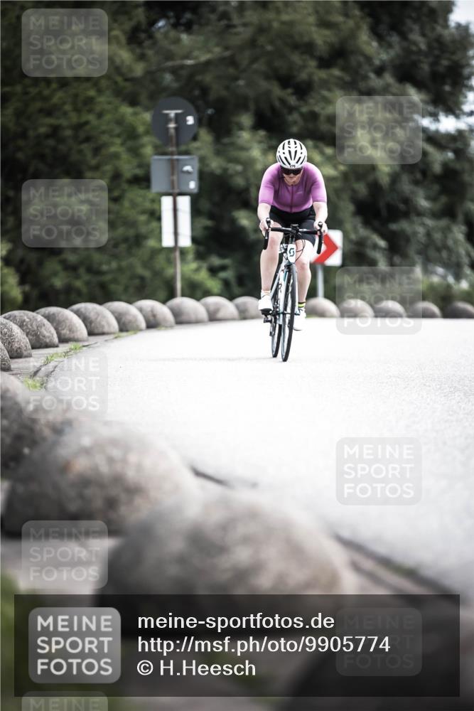 21.06.2026 - 29. Vierlanden-Triathlon H.Heesch http://msf.ph/oto/9905774 21.06.2026 11:43:09 Radfahren 276, 707, 764 meine-sportfotos.de