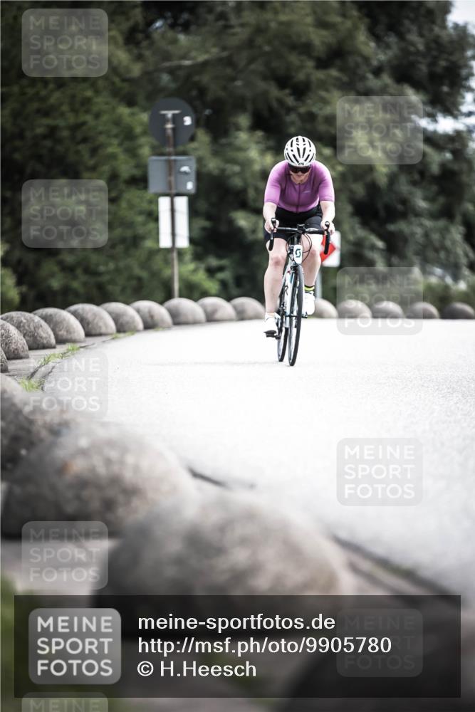 21.06.2026 - 29. Vierlanden-Triathlon H.Heesch http://msf.ph/oto/9905780 21.06.2026 11:43:09 Radfahren 276, 707, 764 meine-sportfotos.de