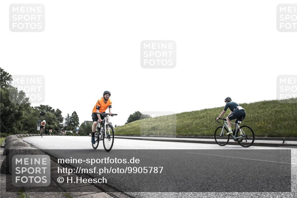 21.06.2026 - 29. Vierlanden-Triathlon H.Heesch http://msf.ph/oto/9905787 21.06.2026 11:15:35 Radfahren 734, 737 meine-sportfotos.de