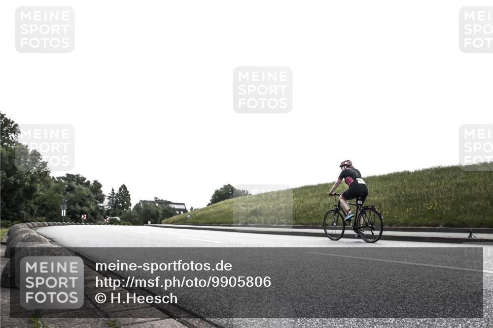 21.06.2026 - 29. Vierlanden-Triathlon H.Heesch http://msf.ph/oto/9905806 21.06.2026 11:16:34 Radfahren  meine-sportfotos.de