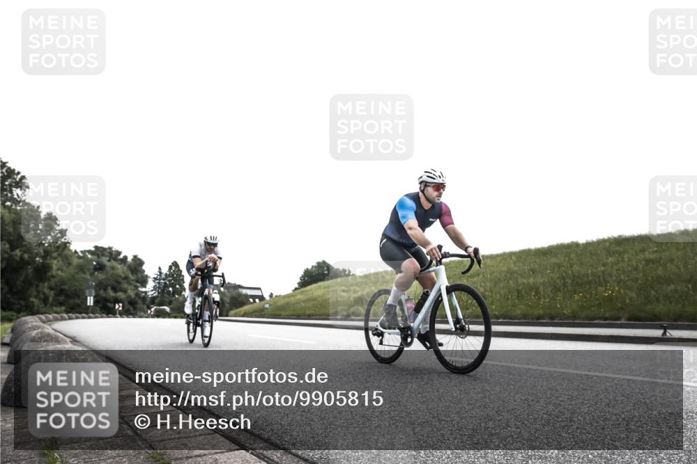 21.06.2026 - 29. Vierlanden-Triathlon H.Heesch http://msf.ph/oto/9905815 21.06.2026 11:16:54 Radfahren 74, 298, 723, 1358 meine-sportfotos.de