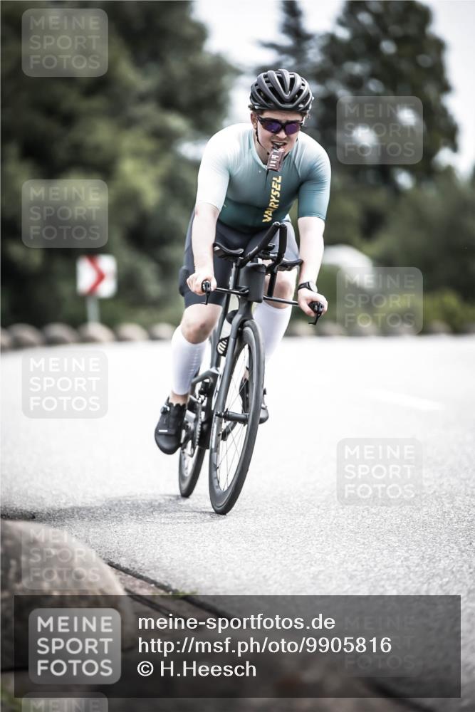 21.06.2026 - 29. Vierlanden-Triathlon H.Heesch http://msf.ph/oto/9905816 21.06.2026 11:43:18 Radfahren 41, 213, 707, 717 meine-sportfotos.de