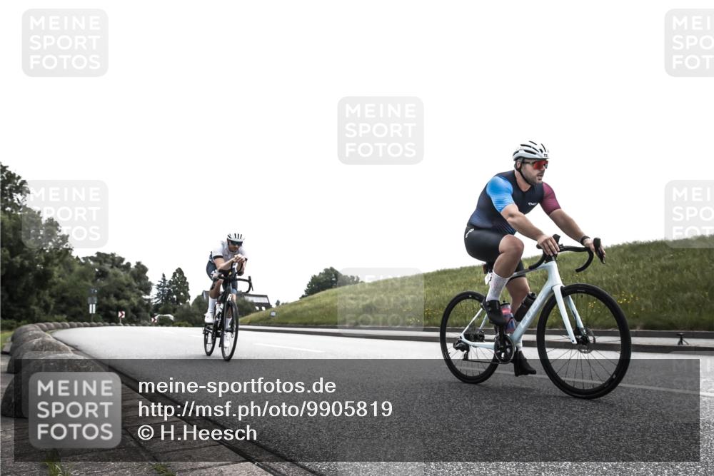21.06.2026 - 29. Vierlanden-Triathlon H.Heesch http://msf.ph/oto/9905819 21.06.2026 11:16:54 Radfahren 74, 298, 723, 1358 meine-sportfotos.de