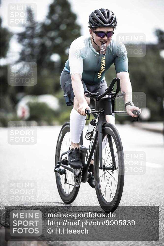 21.06.2026 - 29. Vierlanden-Triathlon H.Heesch http://msf.ph/oto/9905839 21.06.2026 11:43:19 Radfahren 41, 213, 717 meine-sportfotos.de