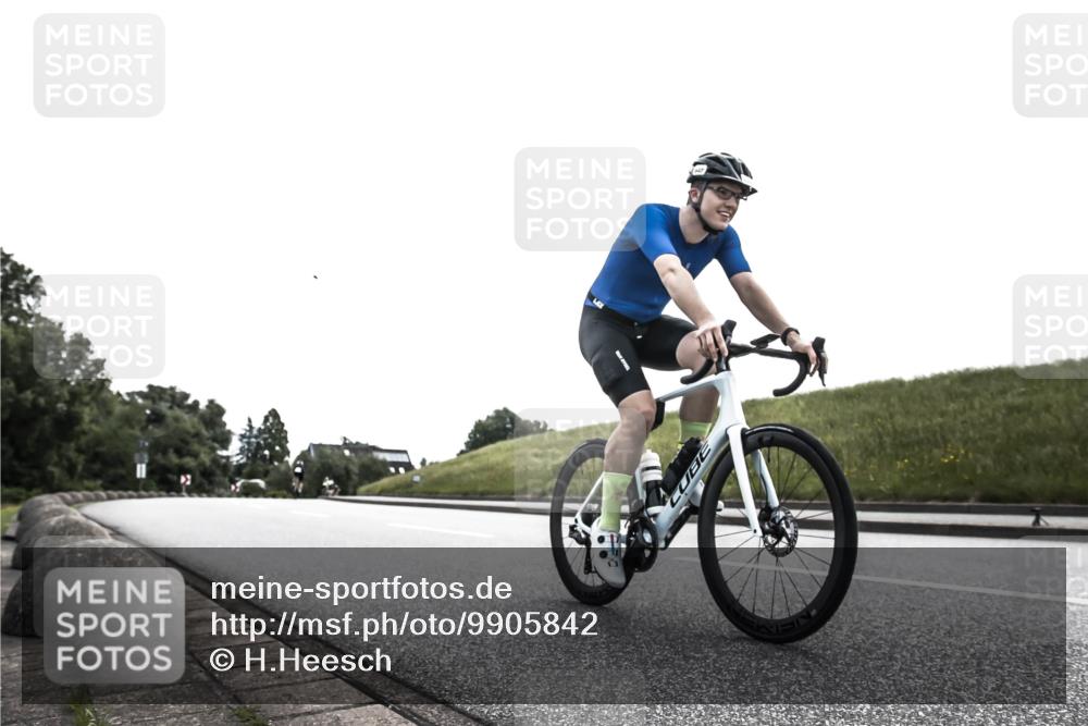 21.06.2026 - 29. Vierlanden-Triathlon H.Heesch http://msf.ph/oto/9905842 21.06.2026 11:17:53 Radfahren 82, 225, 648 meine-sportfotos.de