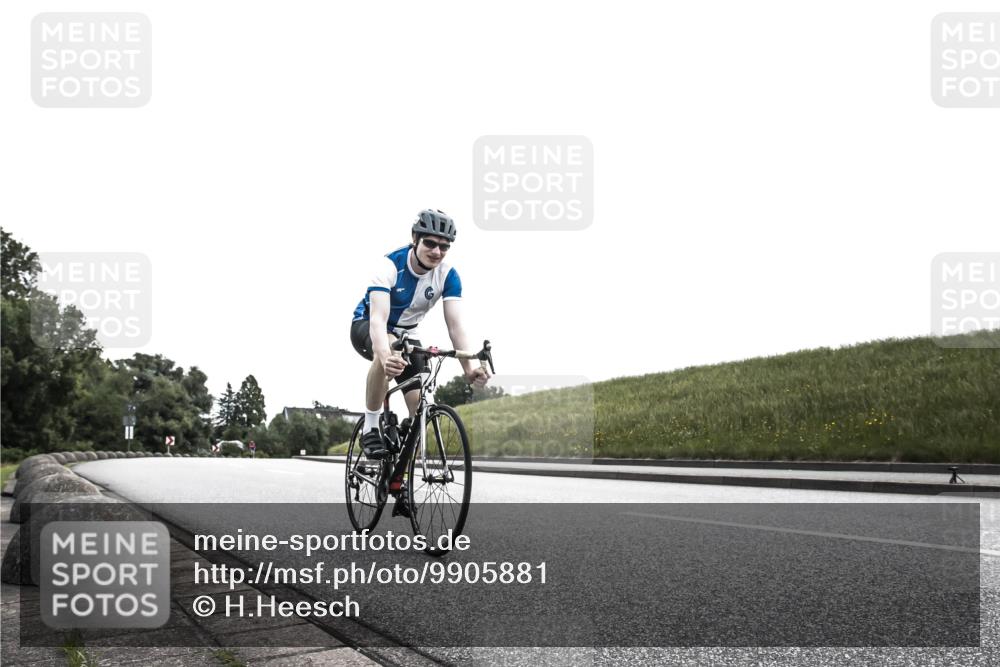 21.06.2026 - 29. Vierlanden-Triathlon H.Heesch http://msf.ph/oto/9905881 21.06.2026 11:18:58 Radfahren 195, 664, 808 meine-sportfotos.de