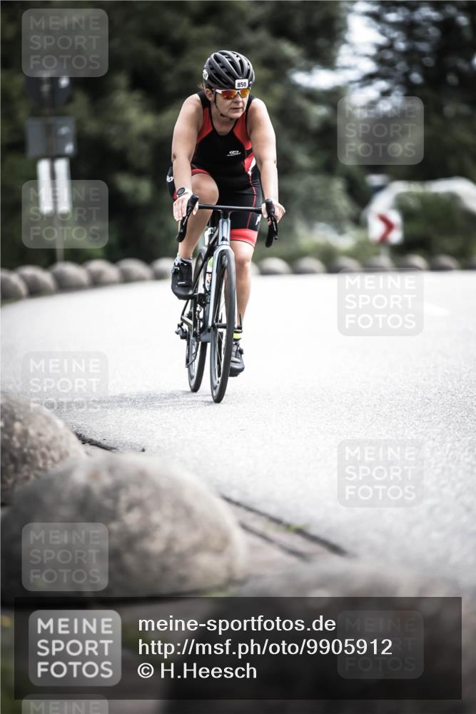 21.06.2026 - 29. Vierlanden-Triathlon H.Heesch http://msf.ph/oto/9905912 21.06.2026 11:40:08 Radfahren 87, 688, 850 meine-sportfotos.de